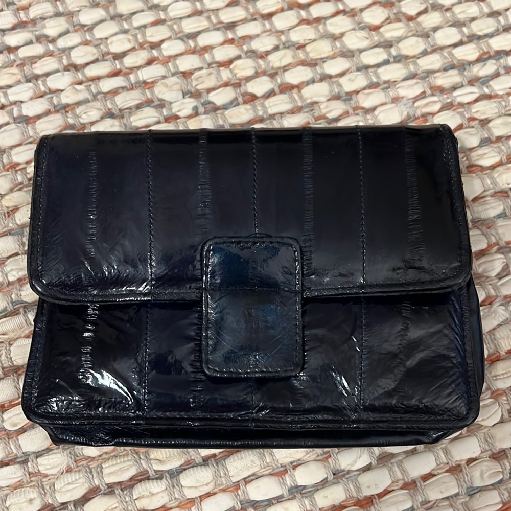 Genuine Eel Skin Wallet.